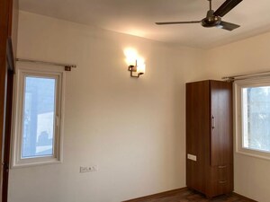 Room in 2.5 BHK Apartment at LnT Raintree Boulevard, Hebbal – for Rent
