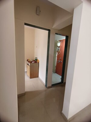 Room in 1 RK Apartment at Riddhi Gardens CHS, Malad East – for Rent