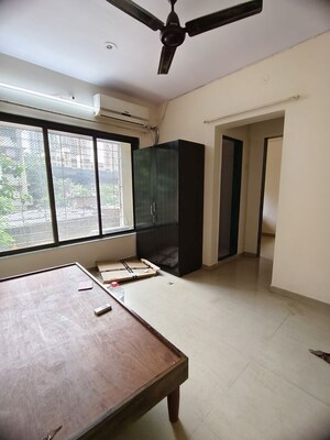 1 RK Apartment For Rent in Riddhi Gardens CHS, Malad East