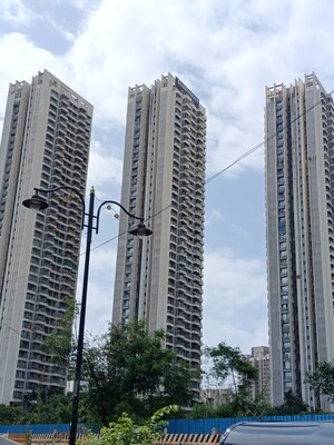 3 BHK Apartment For Rent in Rustomjee Elanza, Malad West