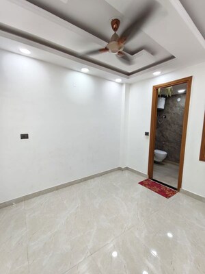 Room in 2 BHK Builder Floor at Govindpuri – for Rent