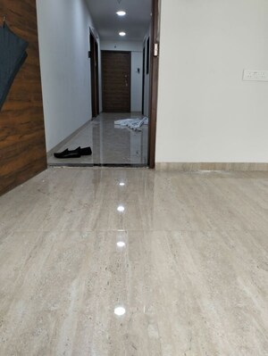Room in 1 BHK Apartment at Prayag Heights, Dindoshi – for Rent
