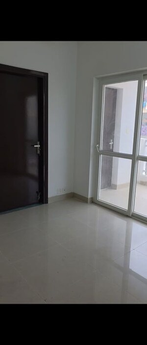 Room in 3 BHK Builder Floor at Sector 85 – for Rent