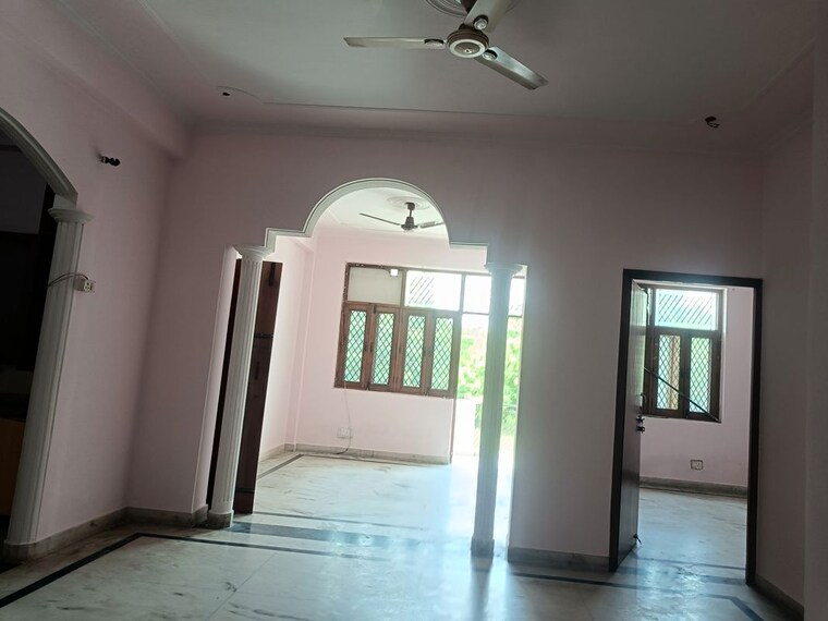 undefined, wazidpur 2.5 Bedroom 162 Sq.Mt. Villa In Wazidpur Noida 10632935