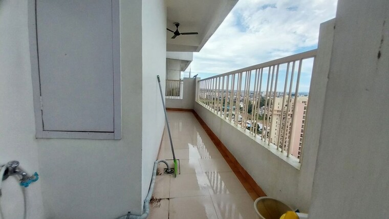 Balcony, dhakoli 3 Bedroom 1827 Sq.Ft. Apartment In Dhakoli Zirakpur 10632967