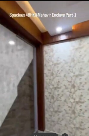 Furnished Amenities in 4 BHK Builder Floor at Mahavir Enclave – for Sale