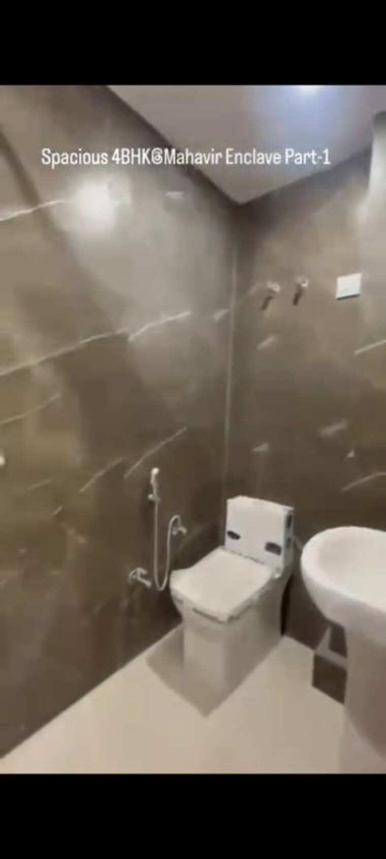 Bathroom, mahavir enclave 4 Bedroom 130 Sq.Yd. Builder Floor In Mahavir Enclave Delhi 10632963