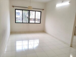 Room in 2 BHK Apartment at Kumar Padmalaya, Aundh – for Rent