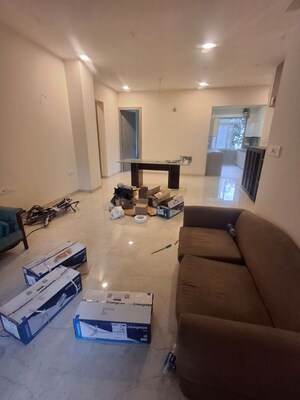 Living Room in 4 BHK Apartment at Chembur – for Rent