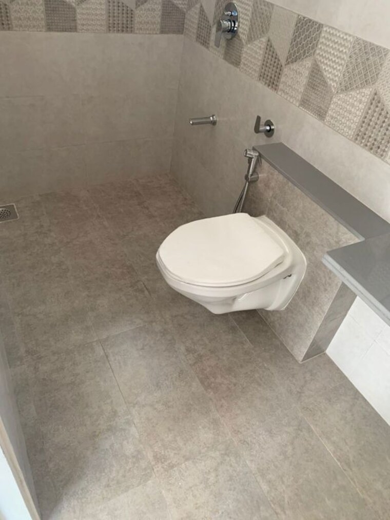 Bathroom, seasons-skyline 2 Bedroom 660 Sq.Ft. Apartment In Bhayli Vadodara 10632988