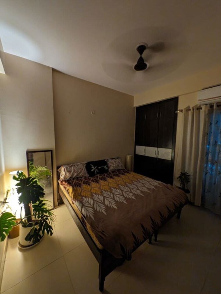 Bedroom, mahagun-moderne 2.5 Bedroom 1290 Sq.Ft. Apartment In Sector 78 Noida 10632987