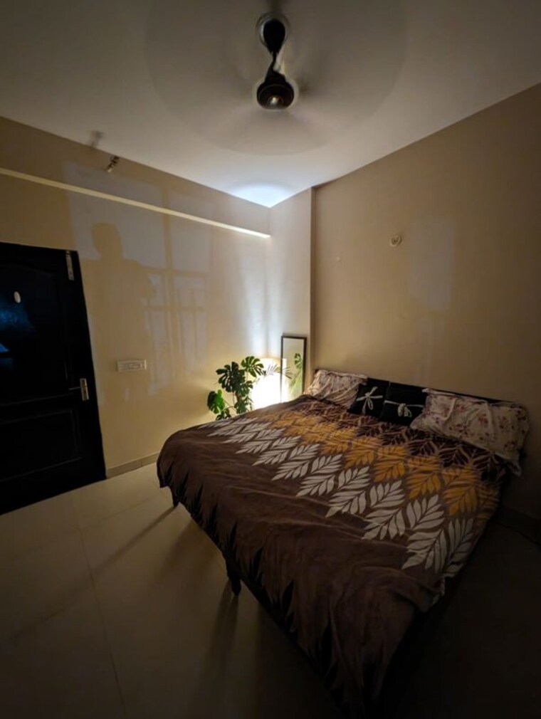 Bedroom, mahagun-moderne 2.5 Bedroom 1290 Sq.Ft. Apartment In Sector 78 Noida 10632987