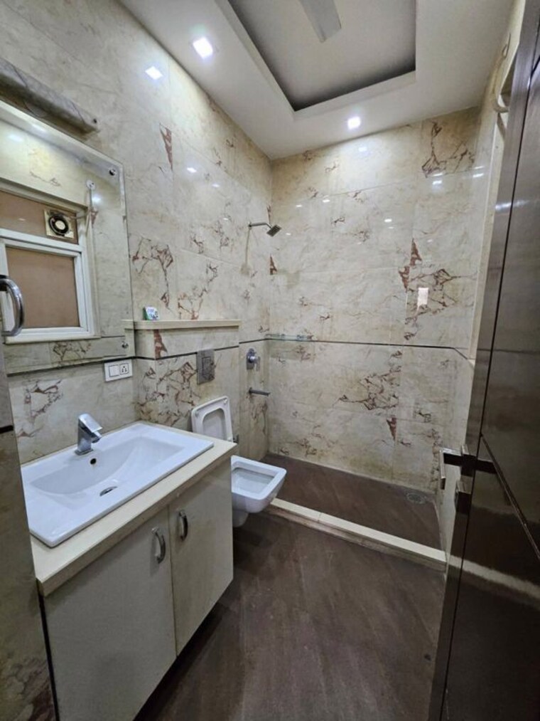 Bathroom, mohit-house 3 Bedroom 2500 Sq.Ft. Builder Floor In Sushant Lok I Gurgaon 10633006