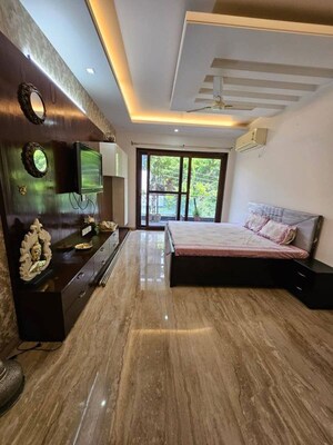 Parking in 3 BHK Builder Floor at Mohit House, Sushant Lok I – for Rent