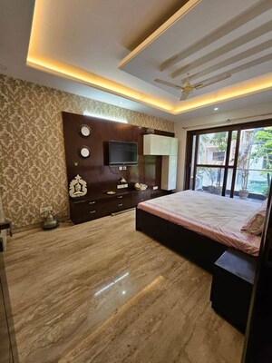 Bedroom in 3 BHK Builder Floor at Mohit House, Sushant Lok I – for Rent