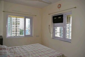 Room in 3 BHK Apartment at Raheja Estate, Borivali East – for Rent