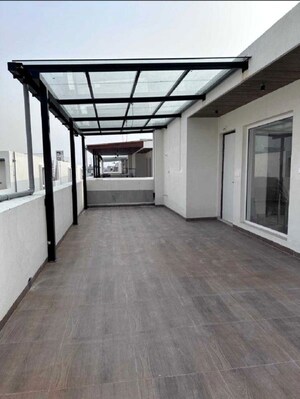 Room in 4 BHK Villa at My Home Ankura, Tellapur – for Rent