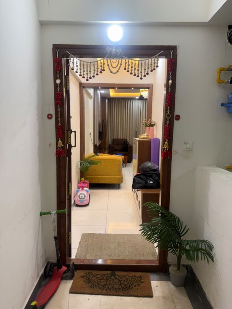 Living Room, mahaveer-ranches 3 Bedroom 1400 Sq.Ft. Apartment In Hosa Road Bangalore 10633047