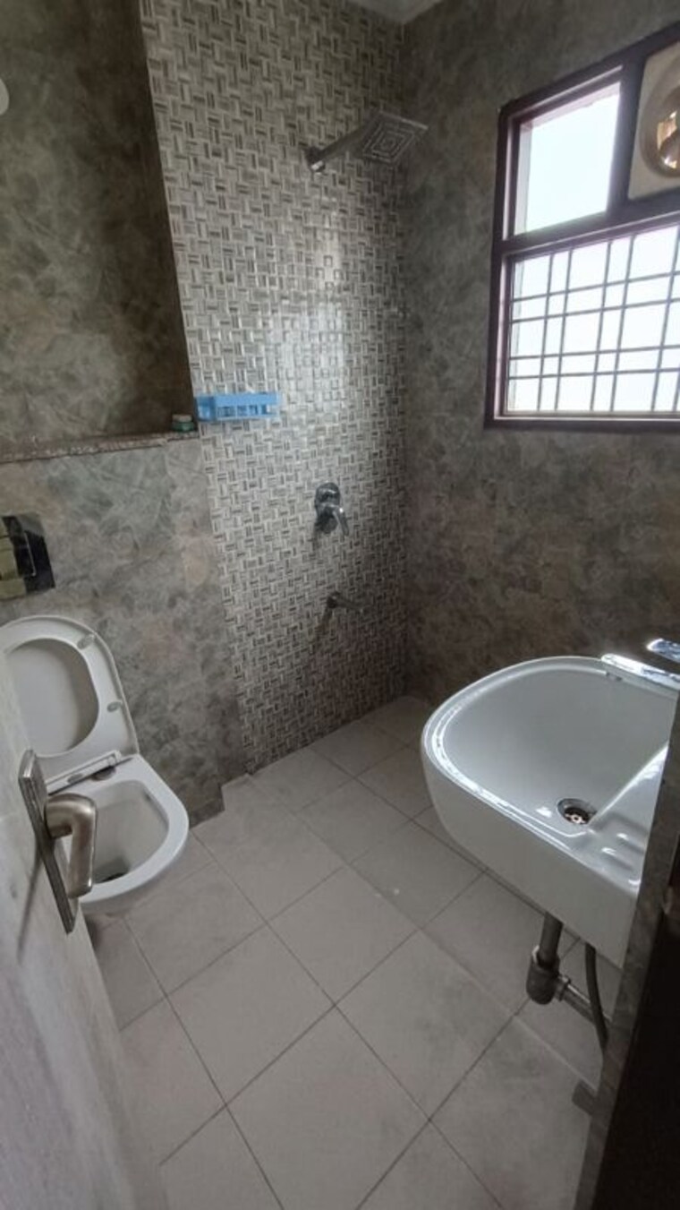Bathroom, saket 1 Bedroom 400 Sq.Ft. Builder Floor In Saket Delhi 10633072