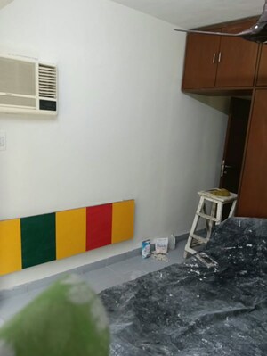 Team Area in 3 BHK Apartment at Kandivali East – for Rent
