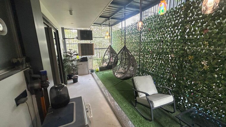 Balcony, sushant lok i 3 Bedroom 215 Sq.Yd. Builder Floor In Sushant Lok I Gurgaon 10633073