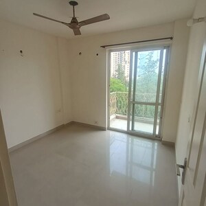Room in 2.5 BHK Apartment at BPTP Park Prime, Sector 66 – for Rent
