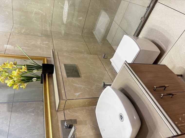 Bathroom, sector 16 5 Bedroom 3690 Sq.Ft. Builder Floor In Sector 16 Chandigarh 10633125