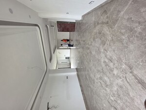 Building Lobby in 4 BHK Builder Floor at Sector 57 – for Rent