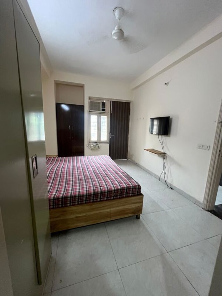 Bedroom, sector 47 3 Bedroom 170 Sq.Yd. Builder Floor In Sector 47 Gurgaon 10633169