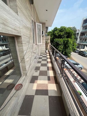 Balcony in 3 BHK Builder Floor at Sector 47 – for Rent