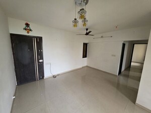 Room in 2 BHK Apartment at Cosmos Jewels, Ghodbunder Road – for Rent