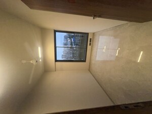Room in 2.5 BHK Apartment at Tanishq Palatina, Ghatkopar East – for Rent