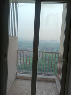 Room in 2 BHK Apartment at Saya Zion, Sector 4 Greater Noida – for Rent