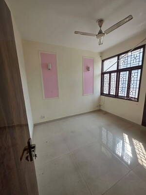 Room in 3 BHK Penthouse at Huda CGHS, Sector 56 – for Rent