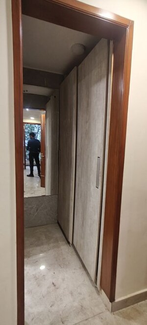 Building Lobby in 3.5 BHK Builder Floor at Shanti Kunj – for Sale