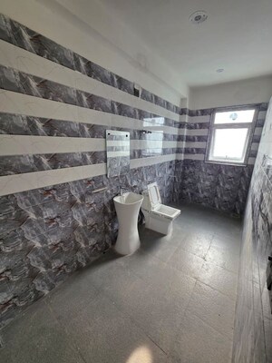 Parking in 3 BHK Builder Floor at Sushant Lok 2, Sector 57 – for Rent