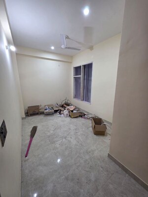 Room in 3 BHK Builder Floor at Sushant Lok 2, Sector 57 – for Rent