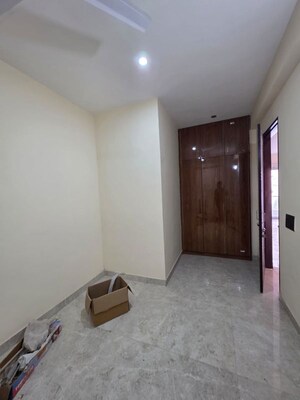 Building Lobby in 3 BHK Builder Floor at Sushant Lok 2, Sector 57 – for Rent