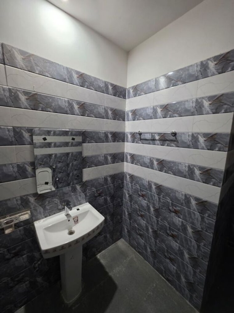 Team Area, sushant-lok-2 3 Bedroom 2800 Sq.Ft. Builder Floor In Sector 57 Gurgaon 10613837