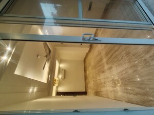 Furnished Amenities in 3 BHK Builder Floor at Shivalik Colony – for Rent