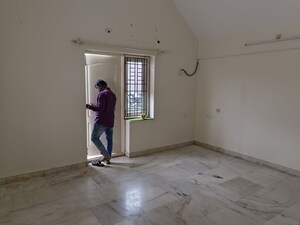 Room in 5 BHK Independent House at Banjara Hills – for Rent