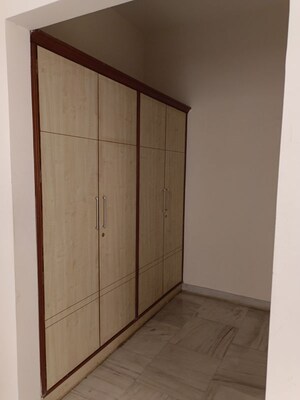 Room in 5 BHK Independent House at Banjara Hills – for Rent