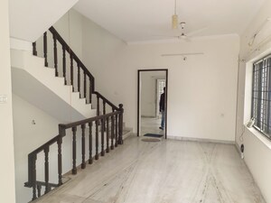 Room in 5 BHK Independent House at Banjara Hills – for Rent