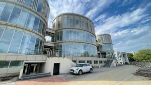  Shop For Sale in Signature Signum 37D III, Sector 37d