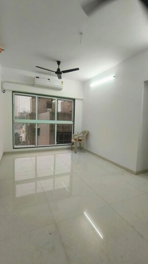 Room in 2 BHK Apartment at Dem Phoenix, Malad East – for Rent