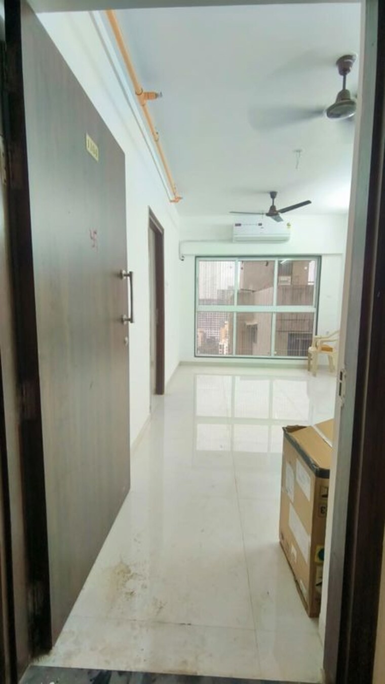 Bathroom, dem-phoenix 2 Bedroom 550 Sq.Ft. Apartment In Malad East Mumbai 10633223
