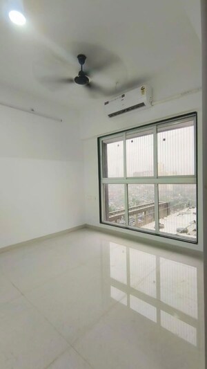Room in 2 BHK Apartment at Dem Phoenix, Malad East – for Rent