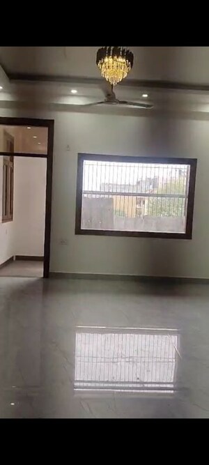 Room in 3 BHK Builder Floor at Pratap Vihar – for Sale