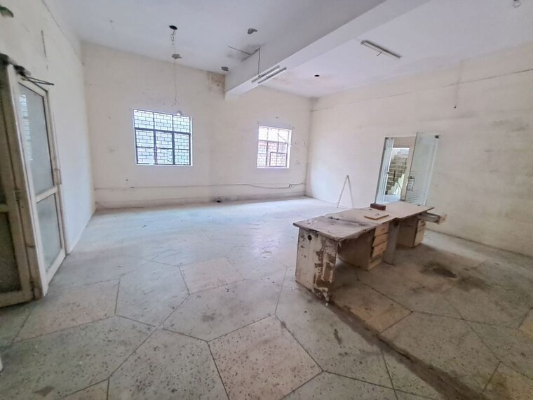 Living Room, sector 63 Commercial Warehouse 1600 Sq.Ft. In Sector 63 Noida 10632765