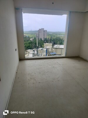 Room in 3 BHK Apartment at Bharat Auravistas, Andheri West – for Sale